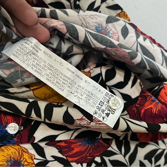 Zara “famous” floral relaxed-fit button down - Picture 15 of 16
